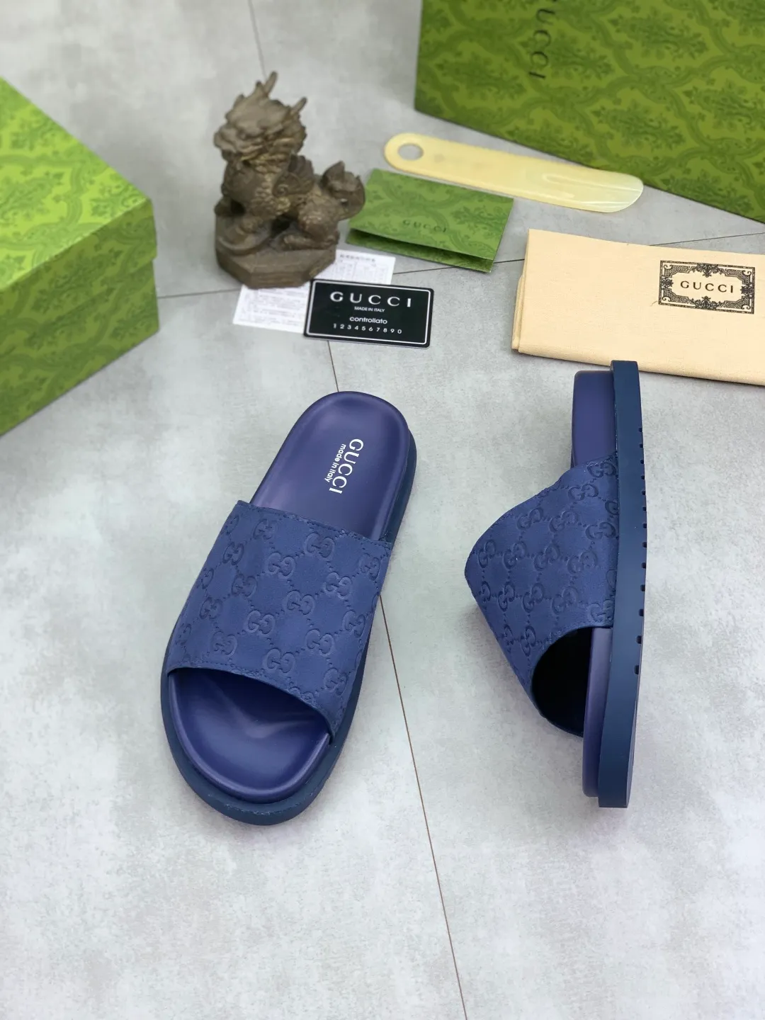 Men's Men's Shoes💰P320💰[New Style]🎁🎁🎁 High-quality GUCCI new casual slippers for the Year of the Snake, original official website, perfect workmanship, transmitting a kind of noble luxury, sublimating its definition of luxury in Gucci's high-end extraordinary craftsmanship. Original Gucci double G combination outsole, code number: 38-44 (45 customized)